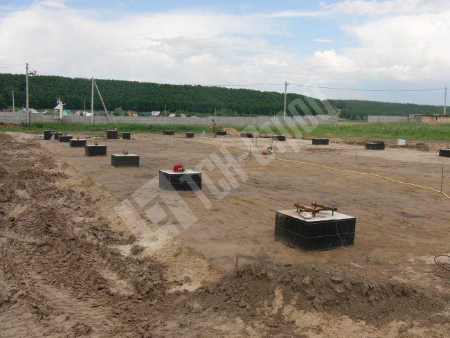 Первый слой песчаного основания. Компания «ТСН-Строй»