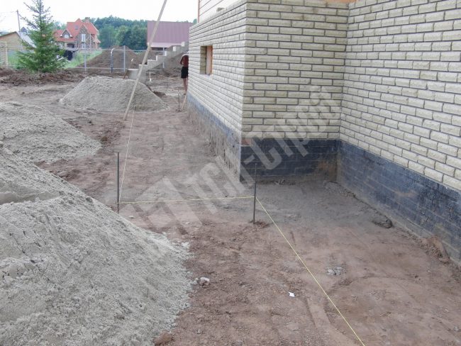 Разметка под  будущую отмостку. Компания «ТСН-Строй»